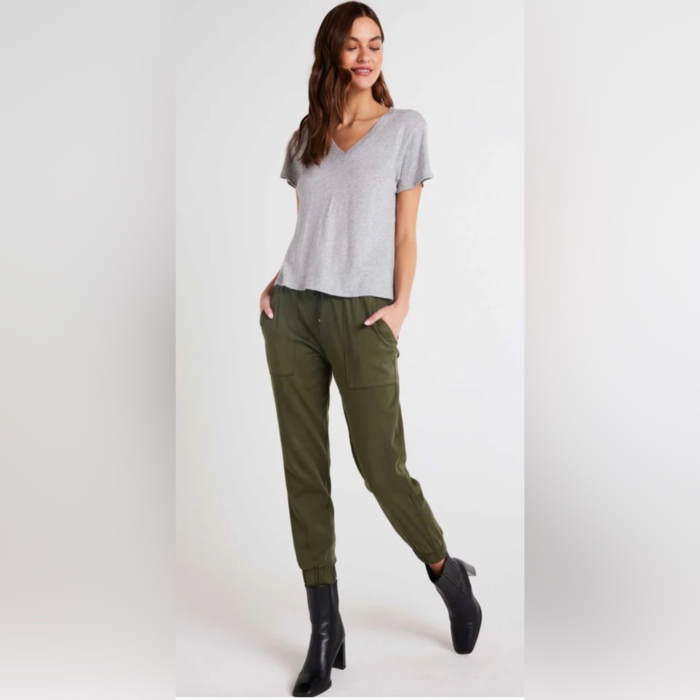 Bella Dahl Pocket Jogger - Olive Green